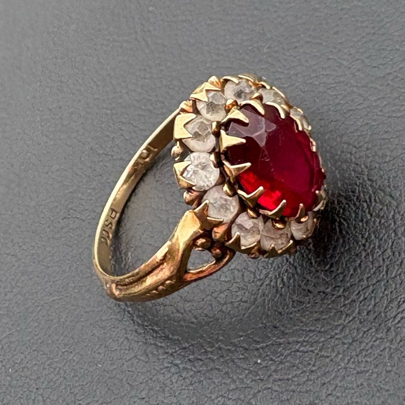 10K yellow gold Antique Victorian cocktail ring ruby red 5 glass stone - Picture 3 of 16